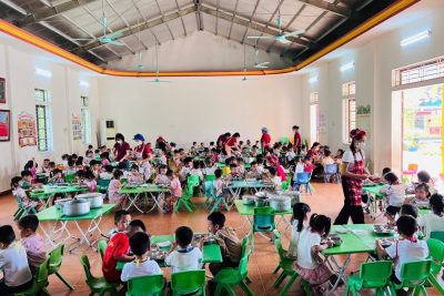 Bữa trưa ngon miệng của các bé trường Mầm non Minh Thái